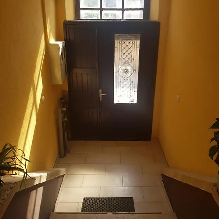 Apartment Melrose With Terrace