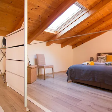 Melrose With Terrace Apartment *